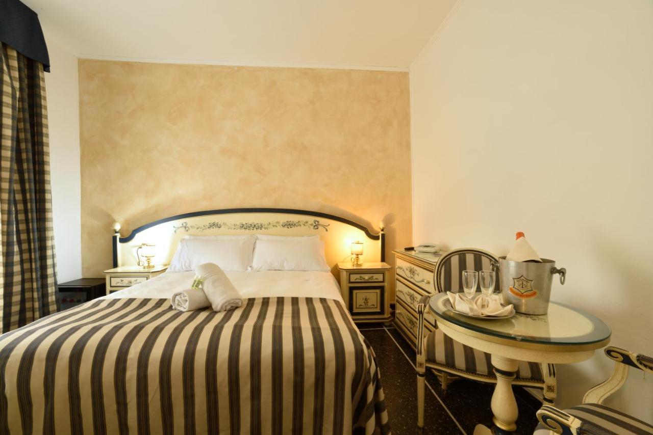 Hotel Morchio Diano Marina Buitenkant foto