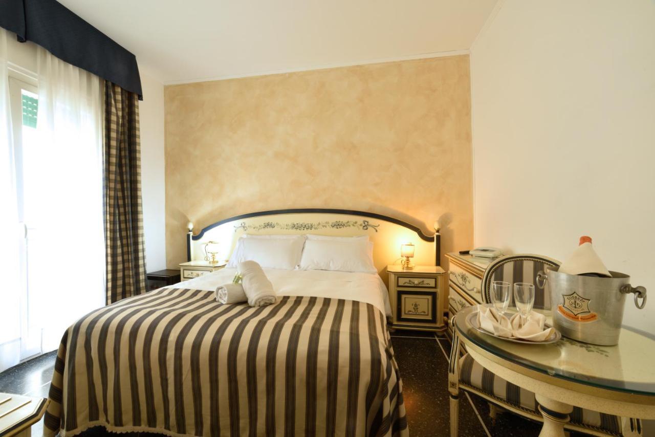 Hotel Morchio Diano Marina Buitenkant foto