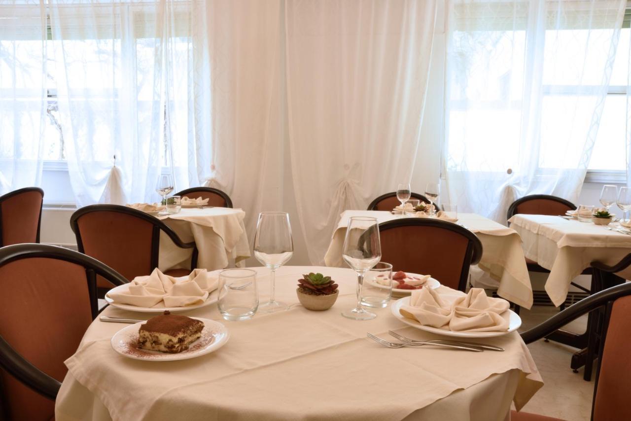 Hotel Morchio Diano Marina Buitenkant foto