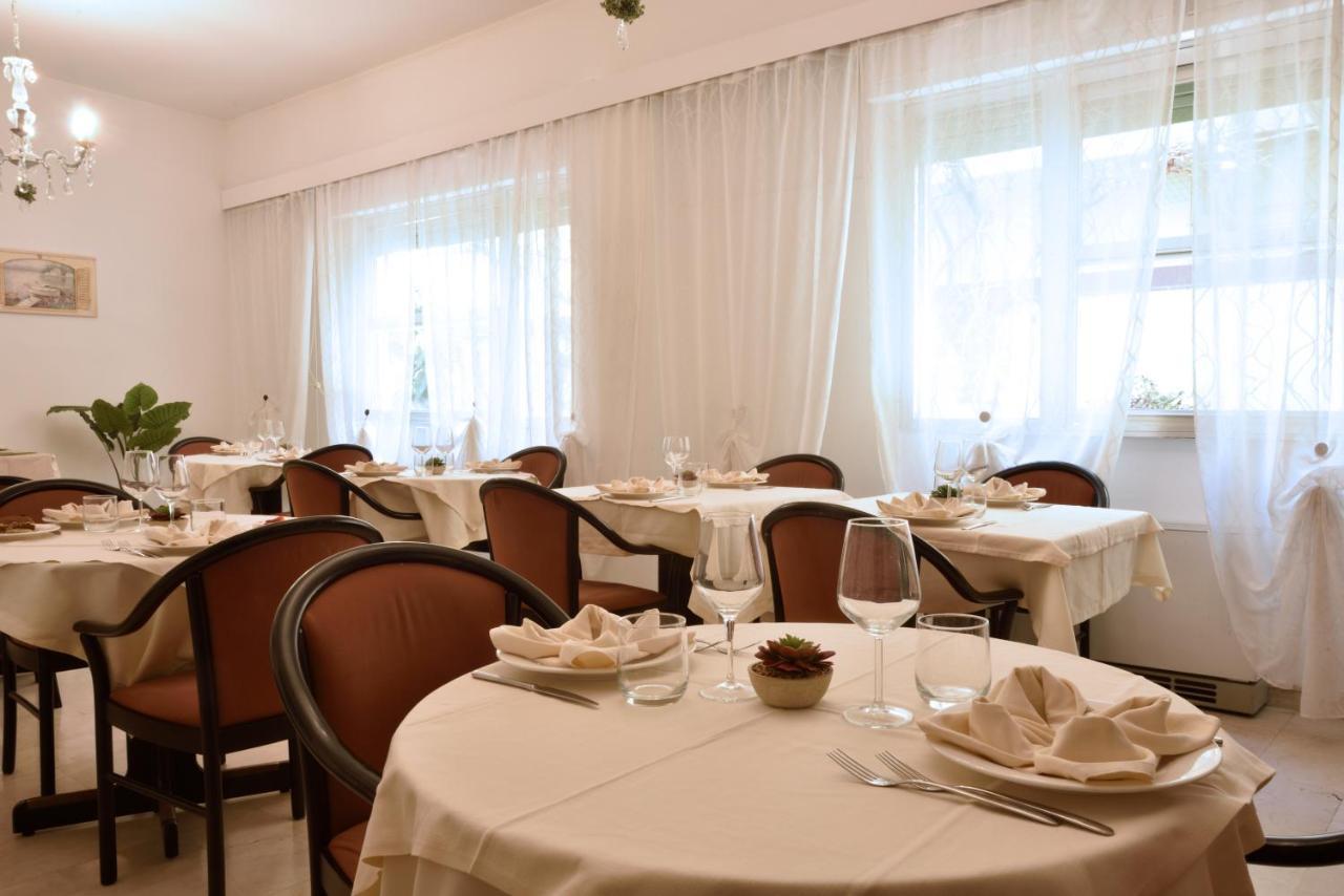 Hotel Morchio Diano Marina Buitenkant foto