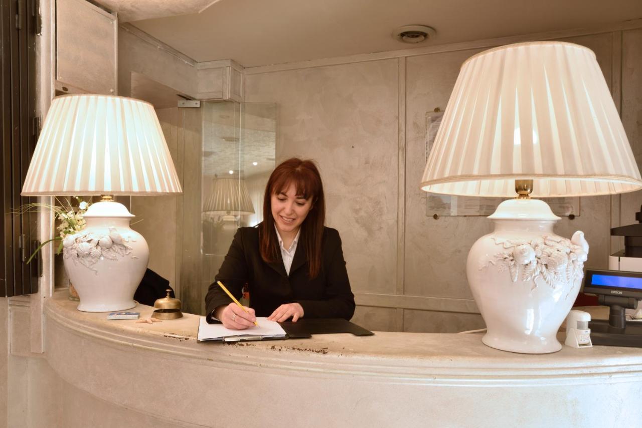 Hotel Morchio Diano Marina Buitenkant foto