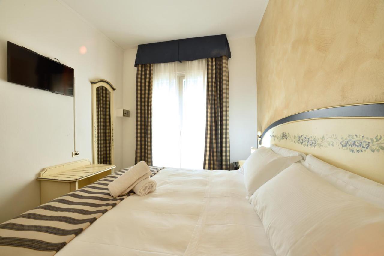 Hotel Morchio Diano Marina Buitenkant foto
