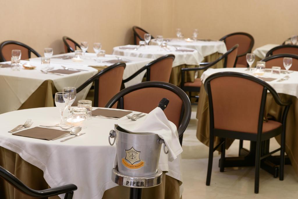 Hotel Morchio Diano Marina Buitenkant foto