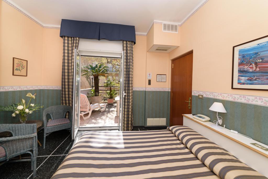Hotel Morchio Diano Marina Buitenkant foto