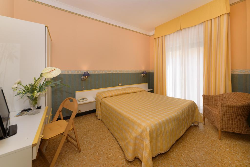 Hotel Morchio Diano Marina Buitenkant foto