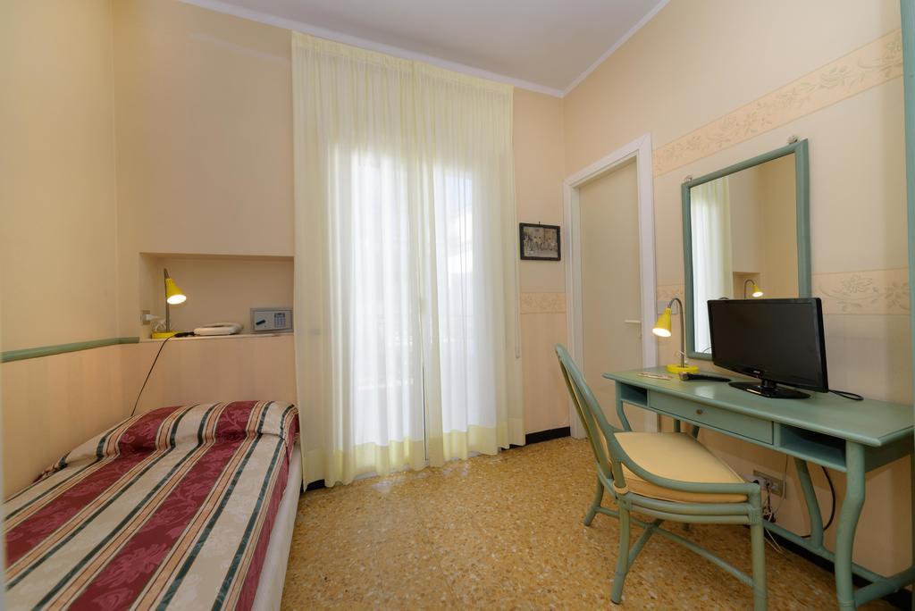 Hotel Morchio Diano Marina Buitenkant foto