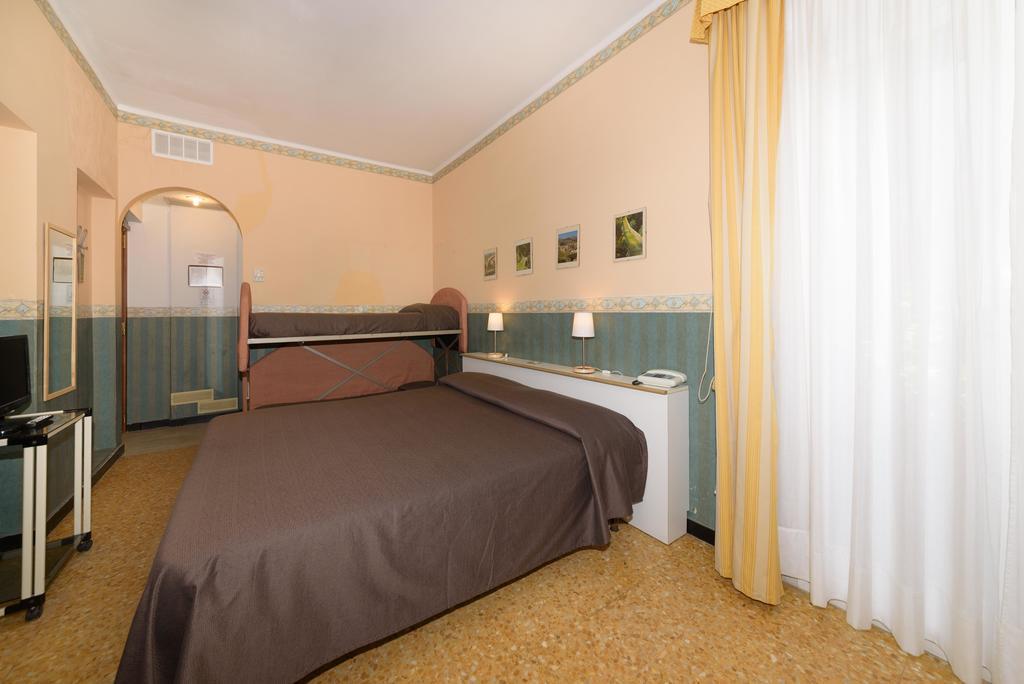 Hotel Morchio Diano Marina Buitenkant foto