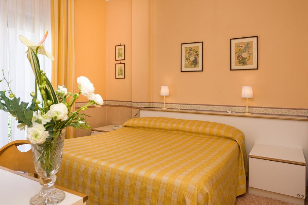 Hotel Morchio Diano Marina Buitenkant foto