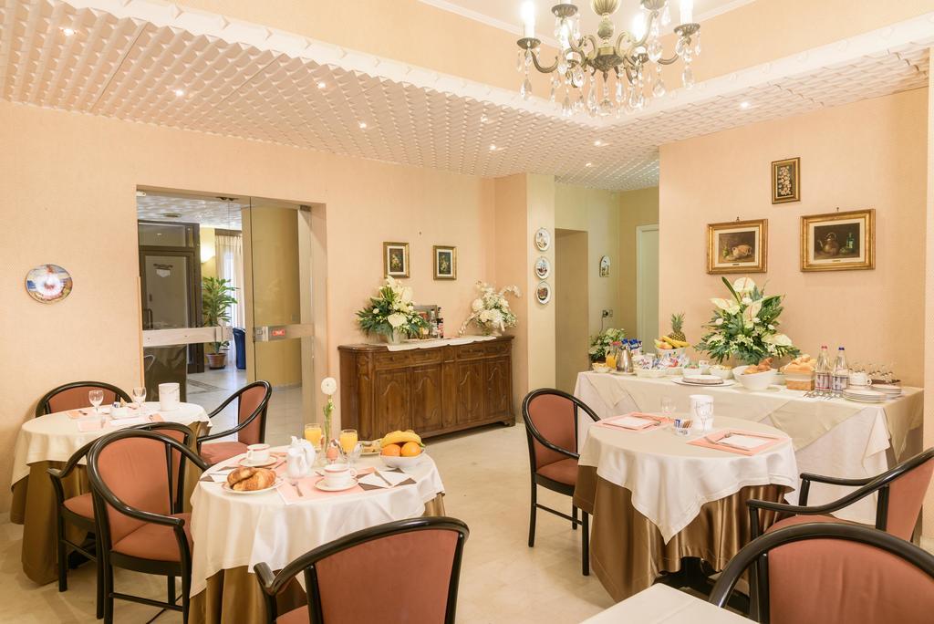Hotel Morchio Diano Marina Buitenkant foto
